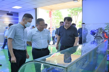 省人大常委会党组副书记、副主任宋国权莅临威客电竞集团督导消防安全工作